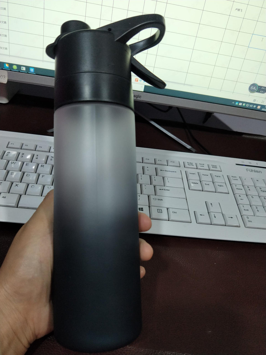 Colorful spray water bottle for girls with large capacity and handle strap